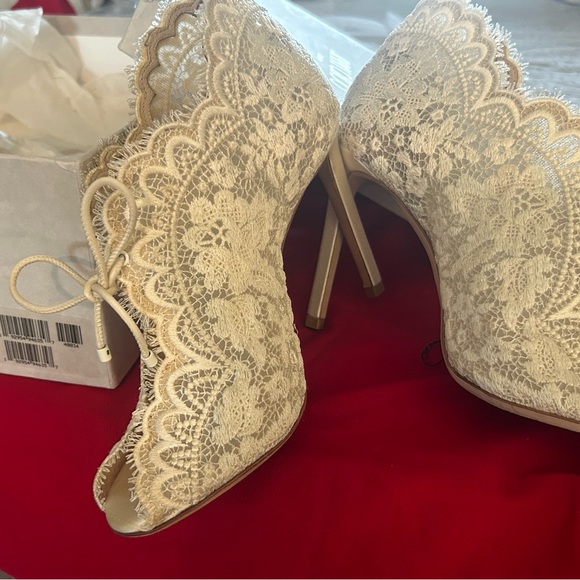 Only worn once wedding look - Picture 1 of 3